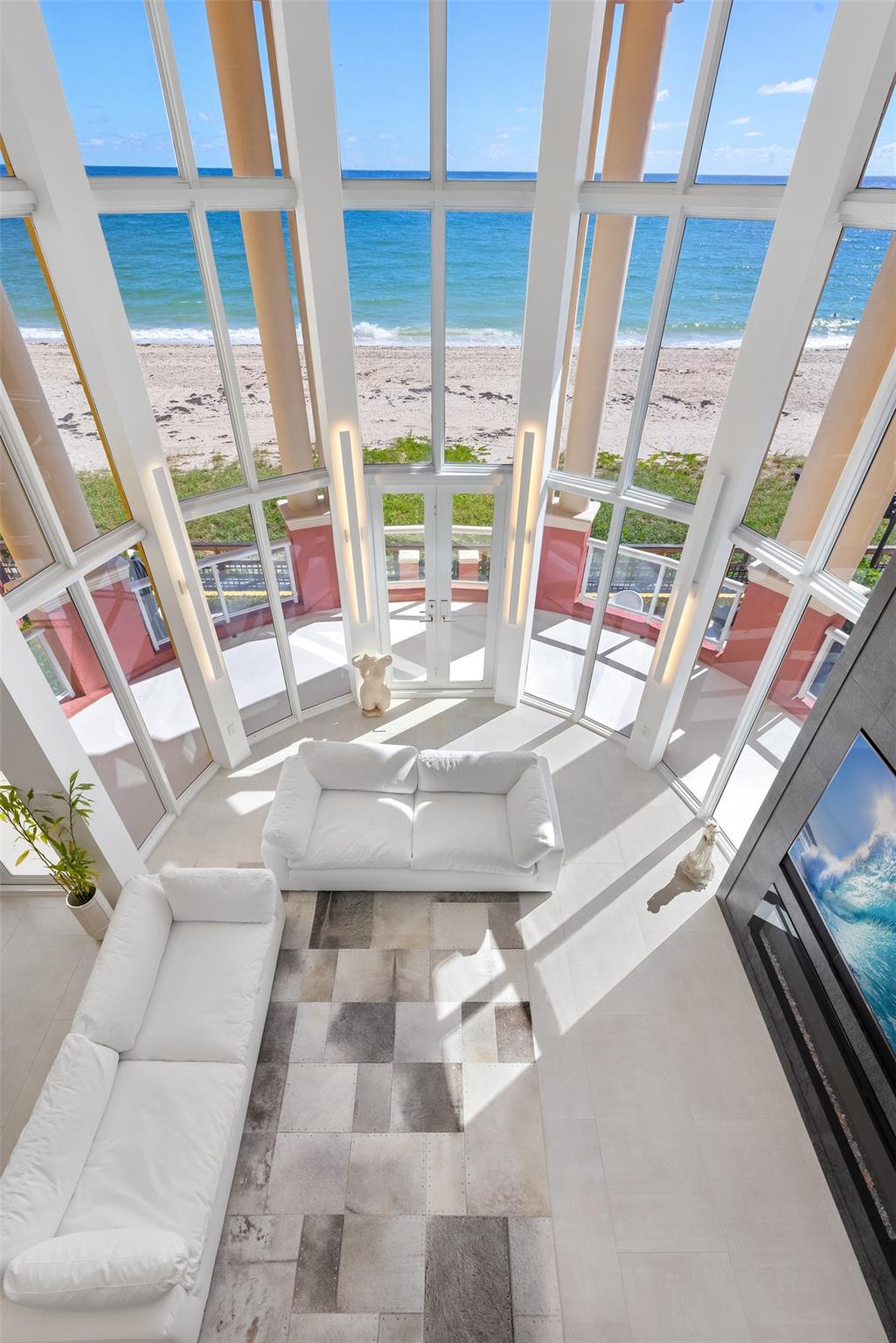 THE PALMS TOWNHOUSES - Residential