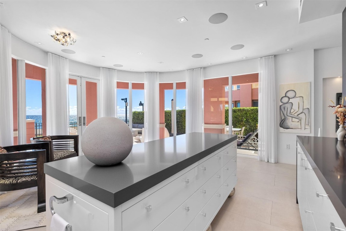 THE PALMS TOWNHOUSES - Residential