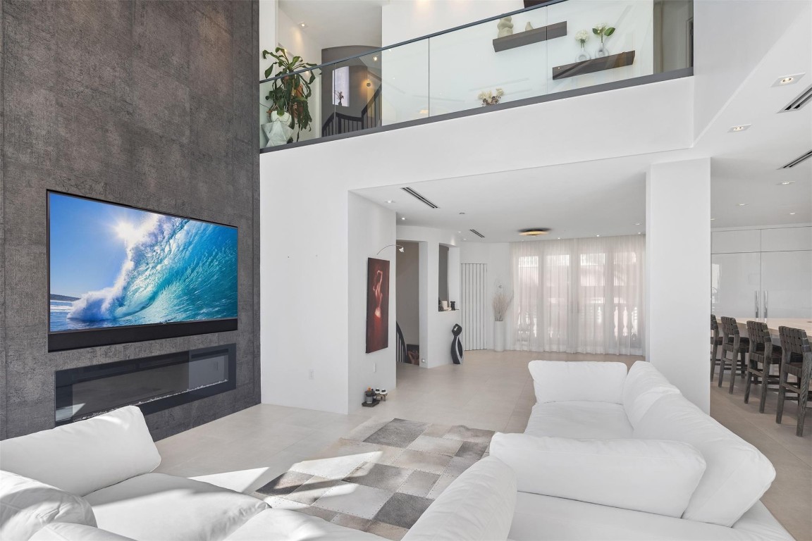 THE PALMS TOWNHOUSES - Residential