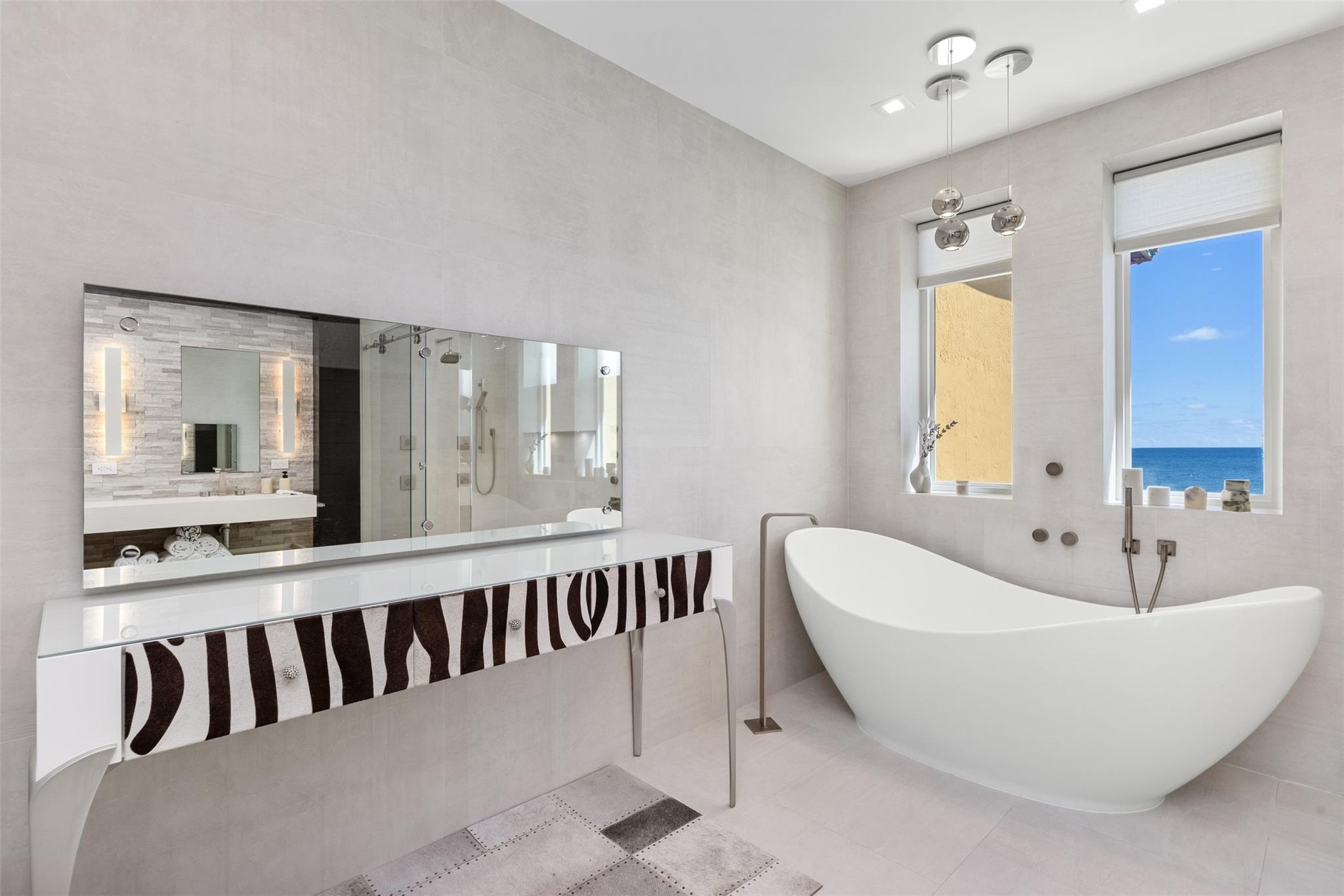 THE PALMS TOWNHOUSES - Residential