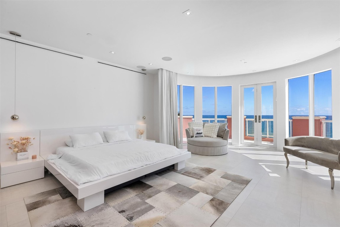 THE PALMS TOWNHOUSES - Residential