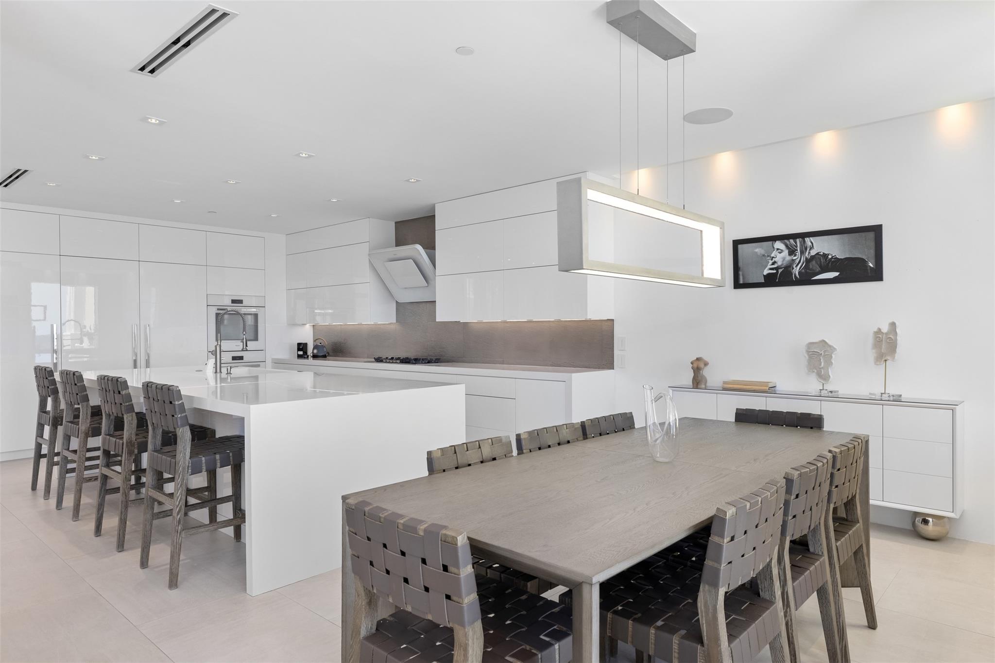 THE PALMS TOWNHOUSES - Residential