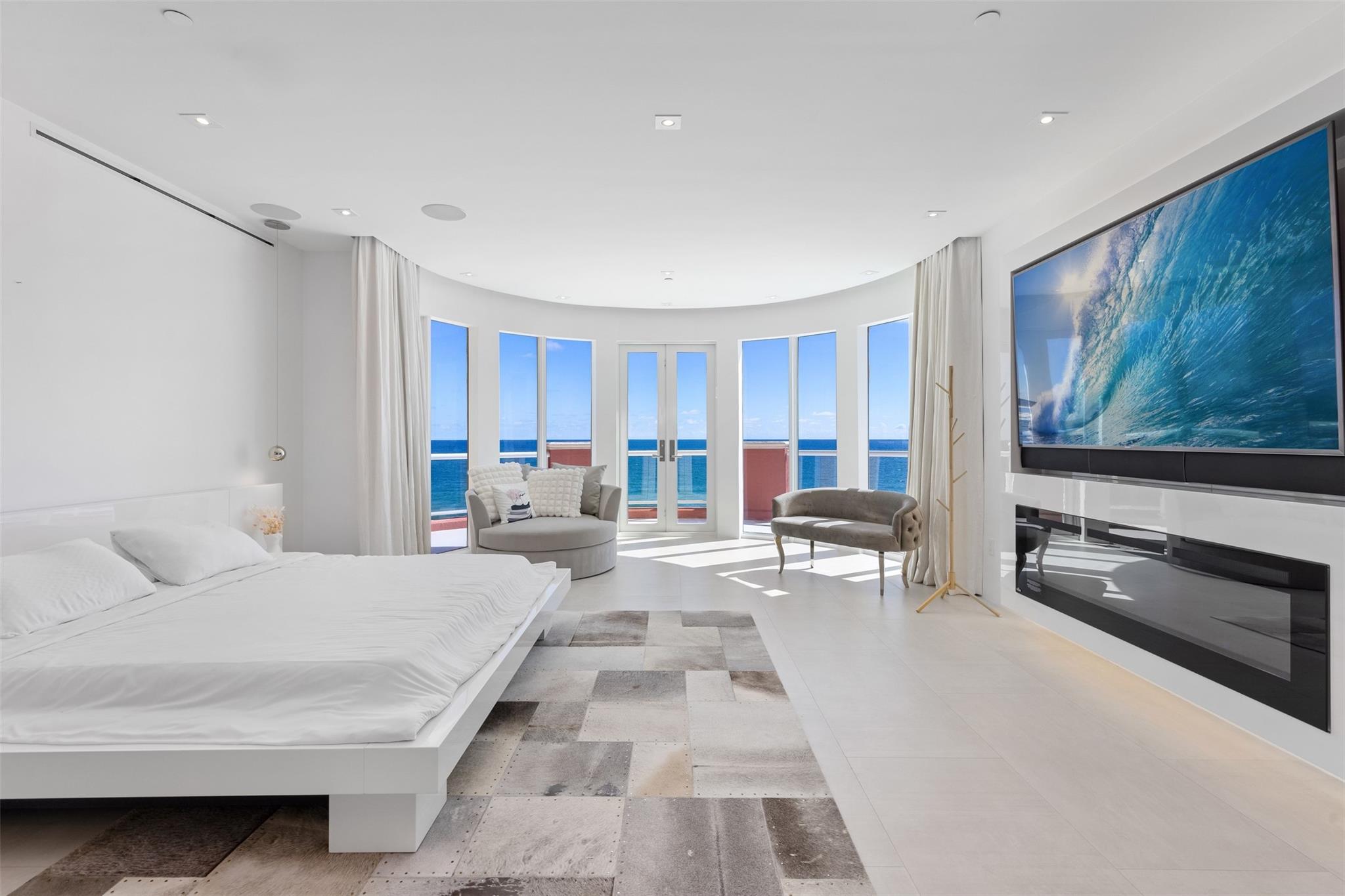 THE PALMS TOWNHOUSES - Residential