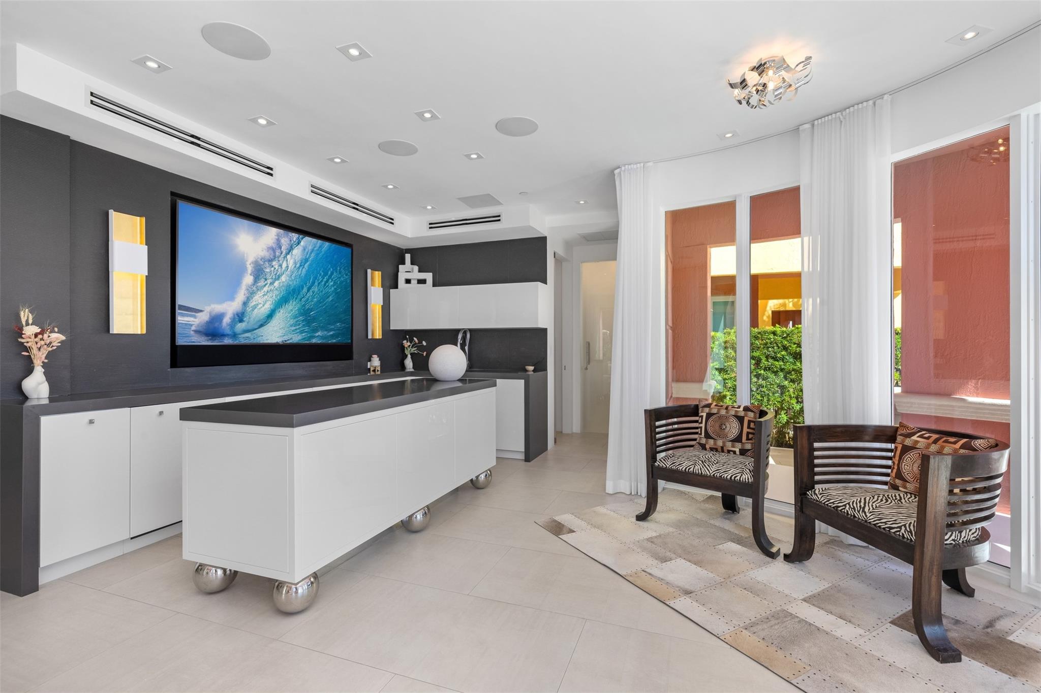 THE PALMS TOWNHOUSES - Residential