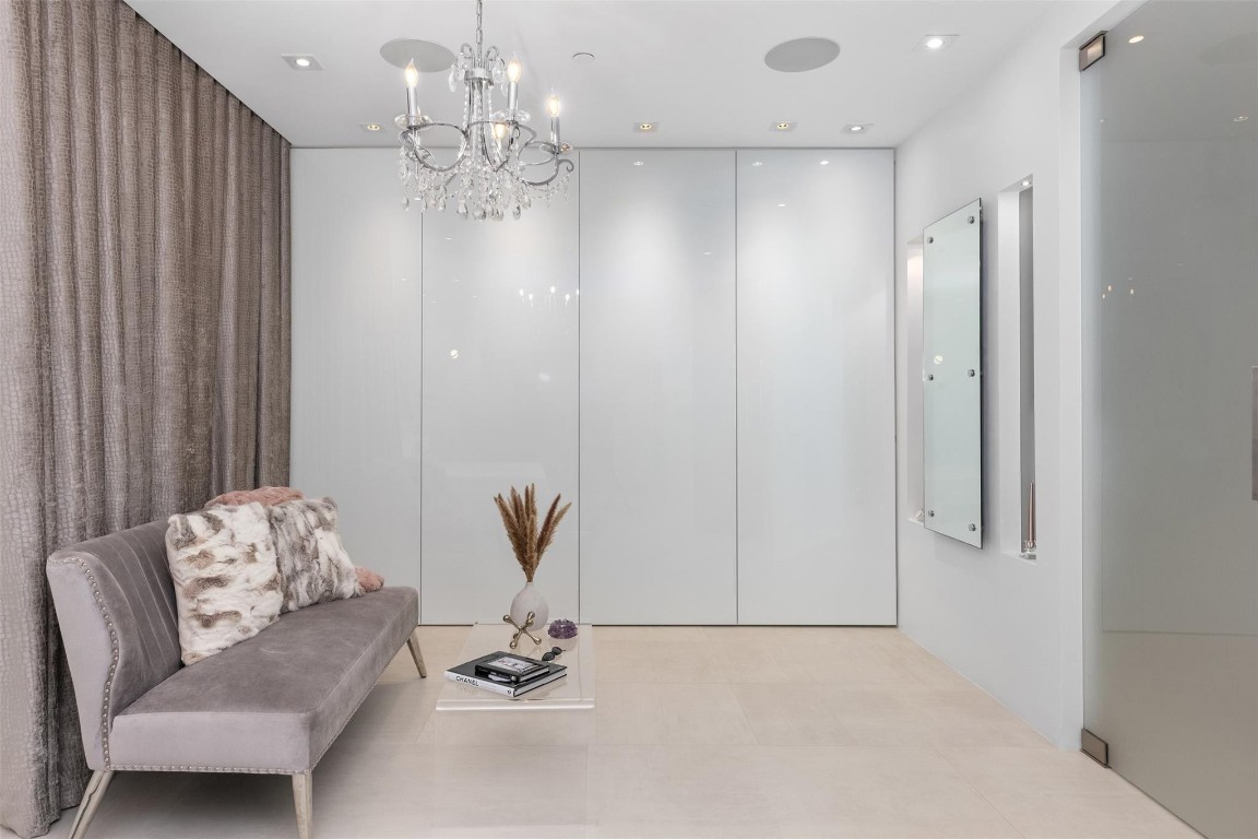 THE PALMS TOWNHOUSES - Residential