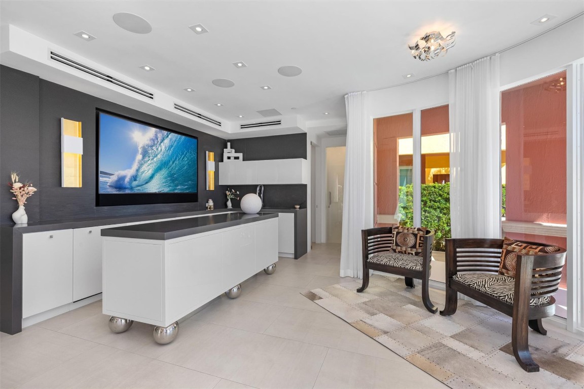 THE PALMS TOWNHOUSES - Residential