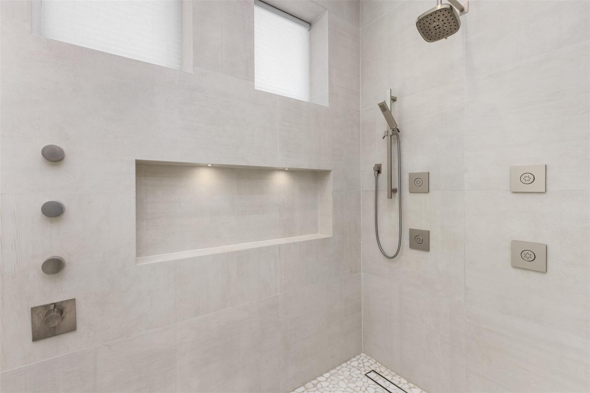 THE PALMS TOWNHOUSES - Residential