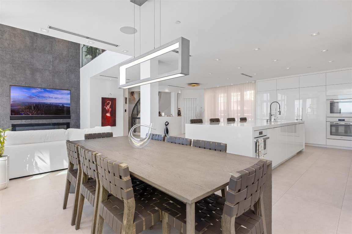 THE PALMS TOWNHOUSES - Residential