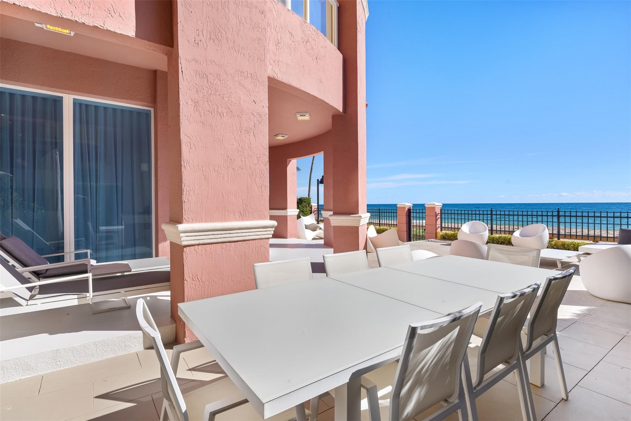 THE PALMS TOWNHOUSES - Residential