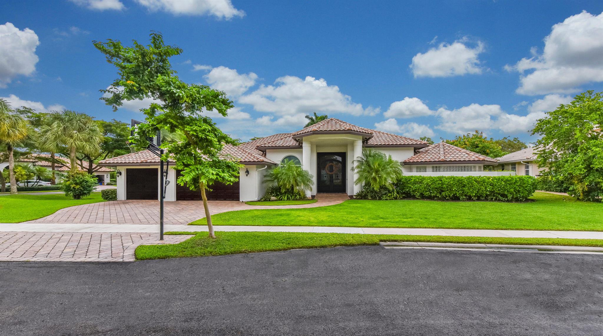 THIS STUNNING AND TIMELESS HOME OFFERS EVERYTHING THERE IS TO ENJOY IN A FLORIDA LIFESTYLE. METICULOUS AND THOUGHTFUL RENOVATION. 3 WAY SPLIT PLAN BRINGS TOGETHER 4 BEDROOMS + OFFICE. OPEN FLOOR PLAN WITH SOARING CEILINGS, 8 FT. DOORS THAT FLOW INTO THE LANDSCAPE. WOOD LOOK PORCELAIN TILE THROUGHOUT. TOP OF THE LINE KITCHEN APPLIANCES: WOLF AND SUB ZERO. ELEGANT QUARTZITE COUNTERS WITH WATERFALL. THE PRIMARY SUITE IS ON ONE END OF THE HOME WITH A GORGEOUS BATHROOM AND WALK-THRU SHOWER. CUSTOM WINDOW TREATMENTS. THE GOOD LIFE CONTINUES OUTSIDE WITH SALT WATER POOL SURROUNDED WITH MARBLE PATIO AND TWO OVERHANGS FOR SHADE. THIS AMAZING HOME IS A LARGE CORNER LOT/CUL DE SAC IN PHASE III OF HIGHLY DESIRABLE PARKSIDE. A RATED SCHOOLS, BIKE TO SUGAR SAND PARK.