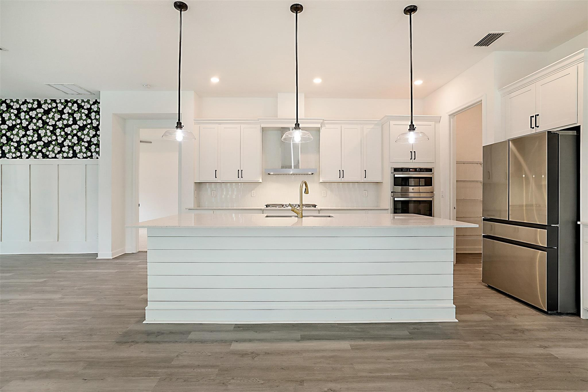 19308 Broad Shore Walk