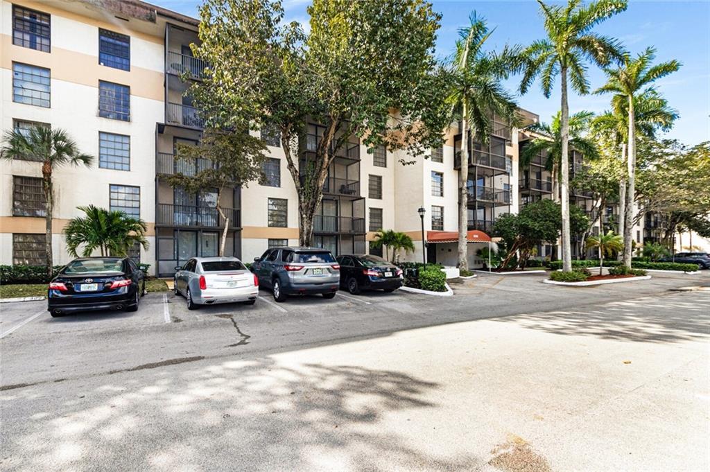 INVERWOOD CONDO - Residential