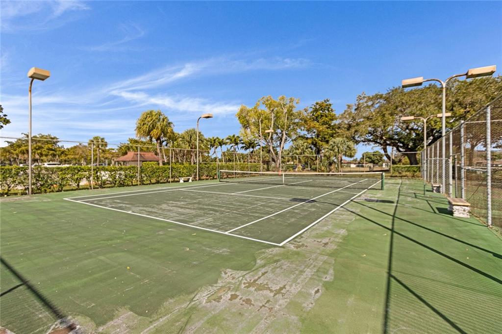 INVERWOOD CONDO - Residential