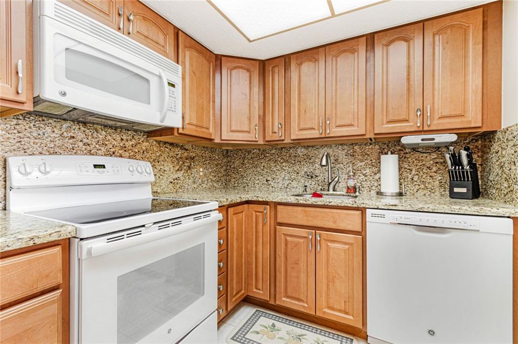 INVERWOOD CONDO - Residential