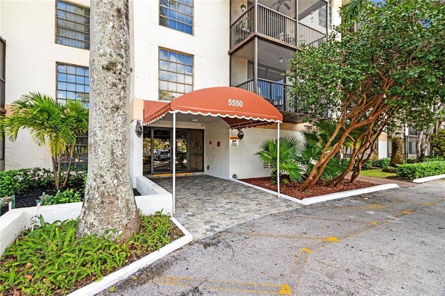 UPGRADED TOP FLOOR UNIT, KITCHEN REDONE 2 YEARS AGO. TILE FLOORS IN LIVING AREAS, CARPET IN BEDROOM. MASTER BEDROOM HAS A WALKIN CLOSET. MASTER BATHROOM HAS A LINEN CLOSET. WASHER/DRYER IN 1/2 BATH IS 2 MTHS OLD. ACCORDIAN HURRICANE SHUTTER ON BALCONY. UNIT IS VERY NICE & CLEAN. AMMENITIES INCLUDE CLUBHOUSE, POOL, TENNIS COURTS, FITNESS ROOM. COMMUNITY IS GATED. BUILDING IS KEY ACCESSED. ASSN REQUIRES MIN 20% DOWN, MIN 675 CREDIT SCORE, AND MIN $40K INCOME.