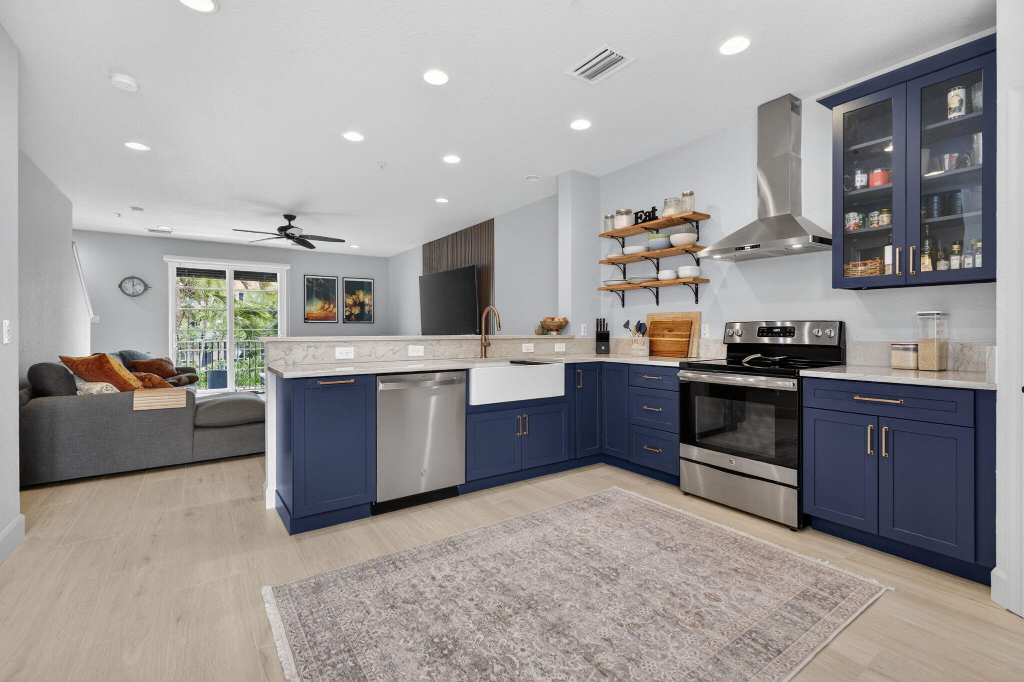 GREENWICH - Residential Lease