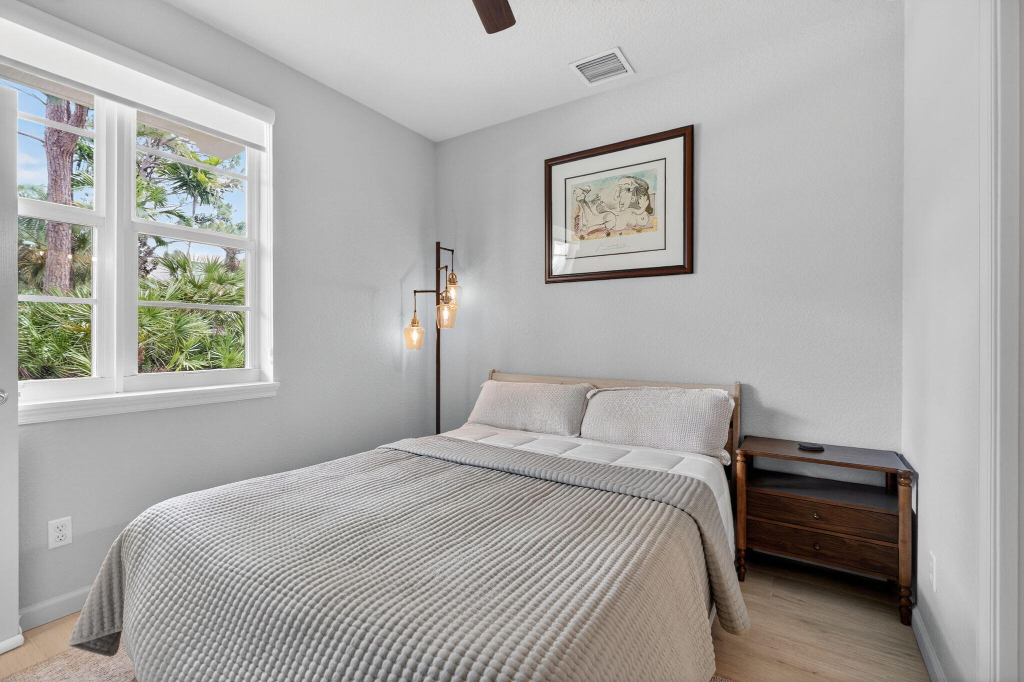 GREENWICH - Residential Lease