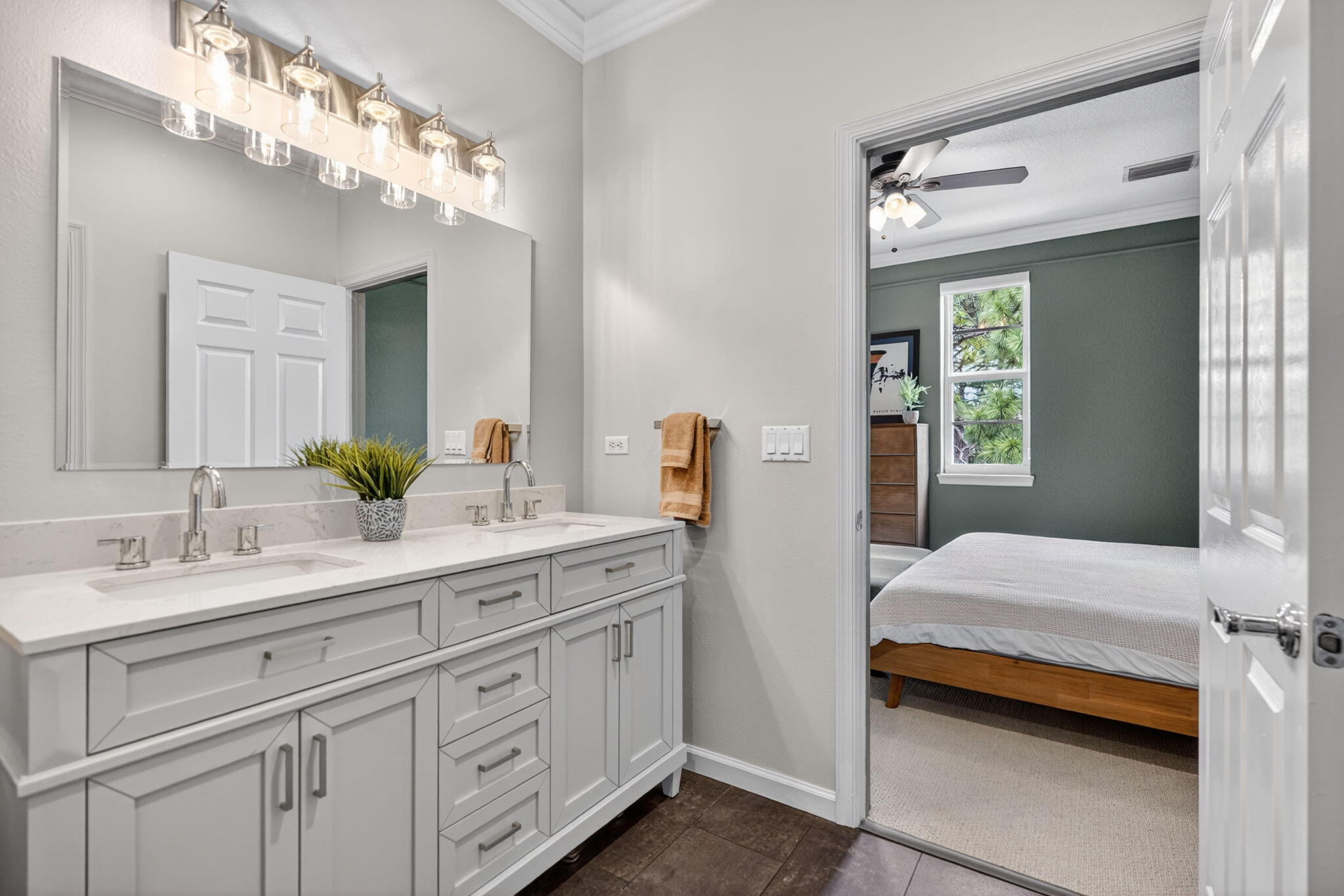 GREENWICH - Residential Lease