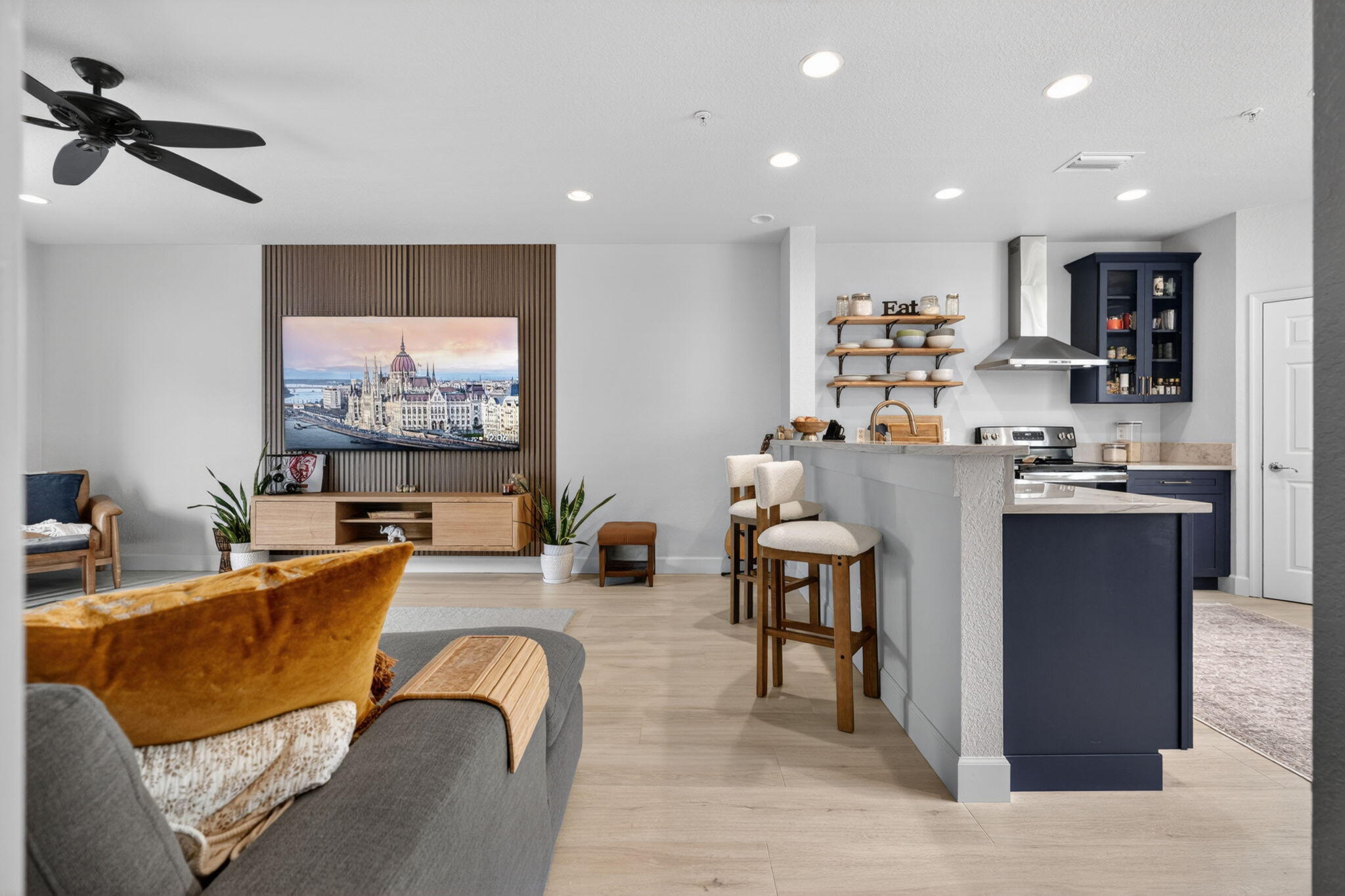 GREENWICH - Residential Lease