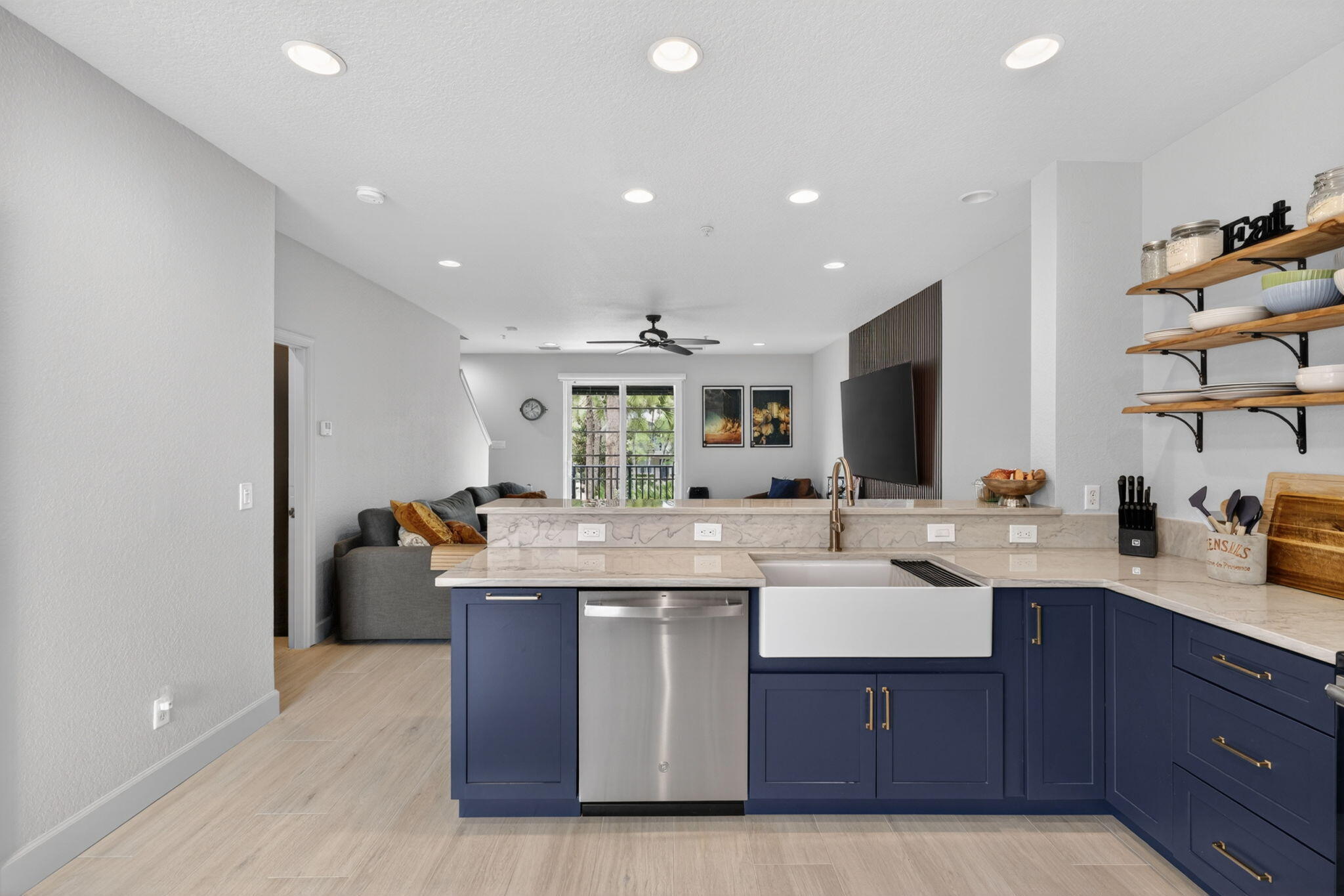 GREENWICH - Residential Lease