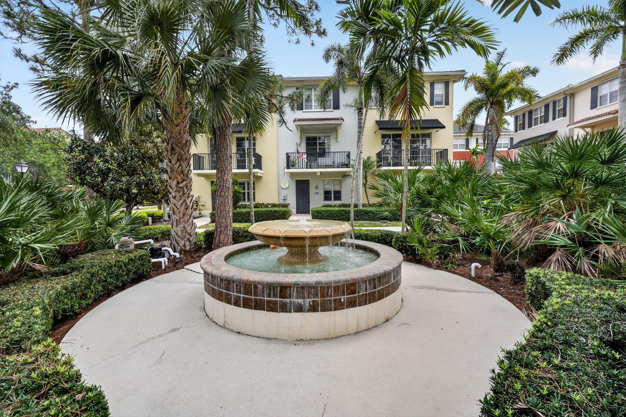 GREENWICH - Residential Lease