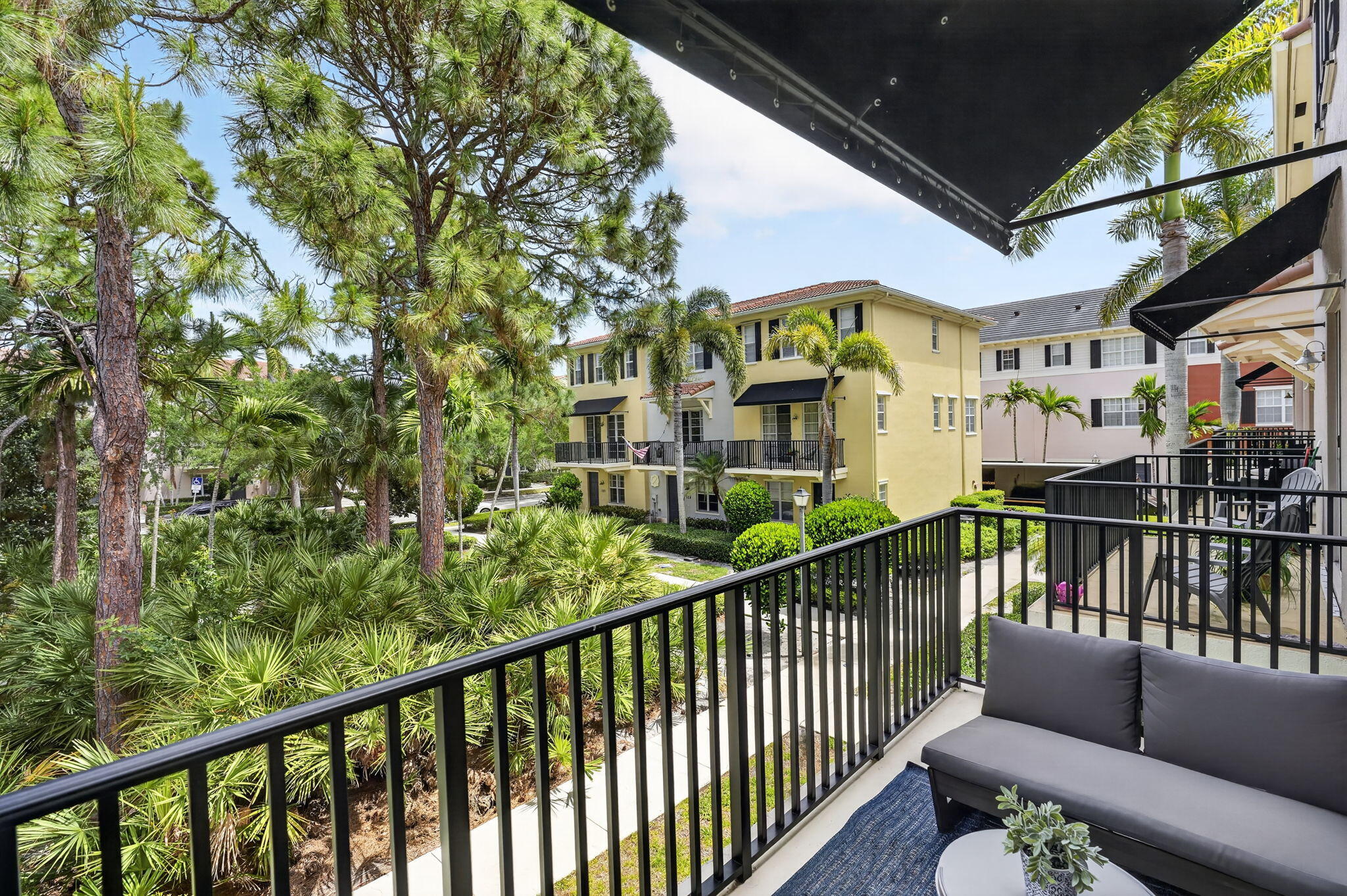 GREENWICH - Residential Lease