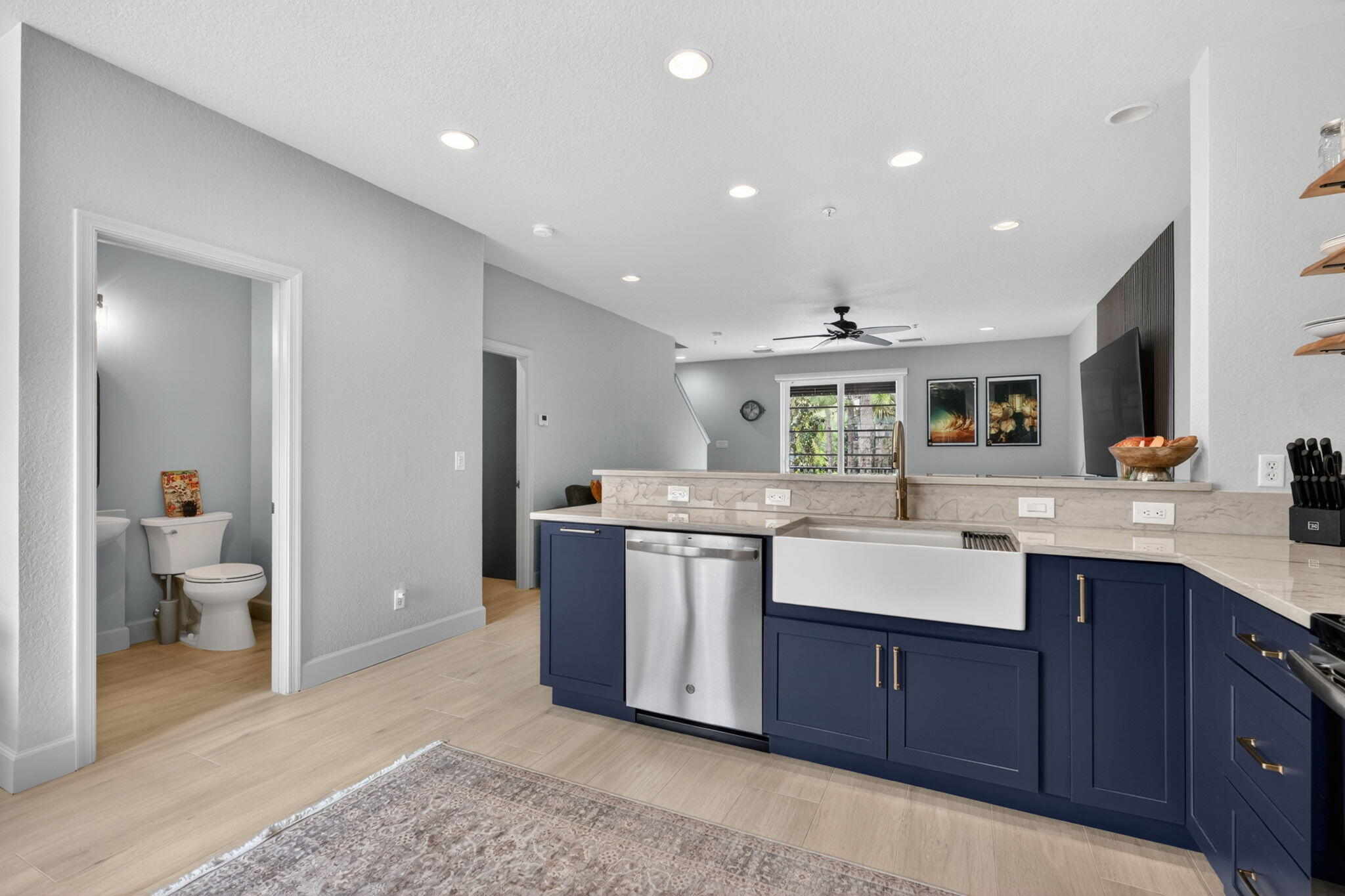 GREENWICH - Residential Lease