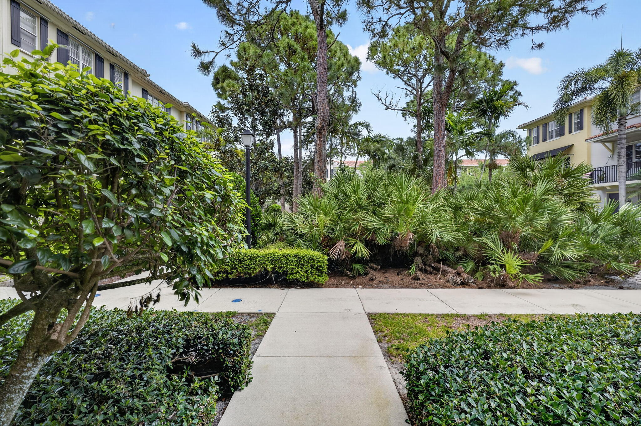 GREENWICH - Residential Lease