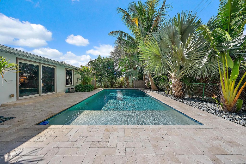 Photo of 253 Costello Road, West Palm Beach, FL 33405 (MLS # R11047986)