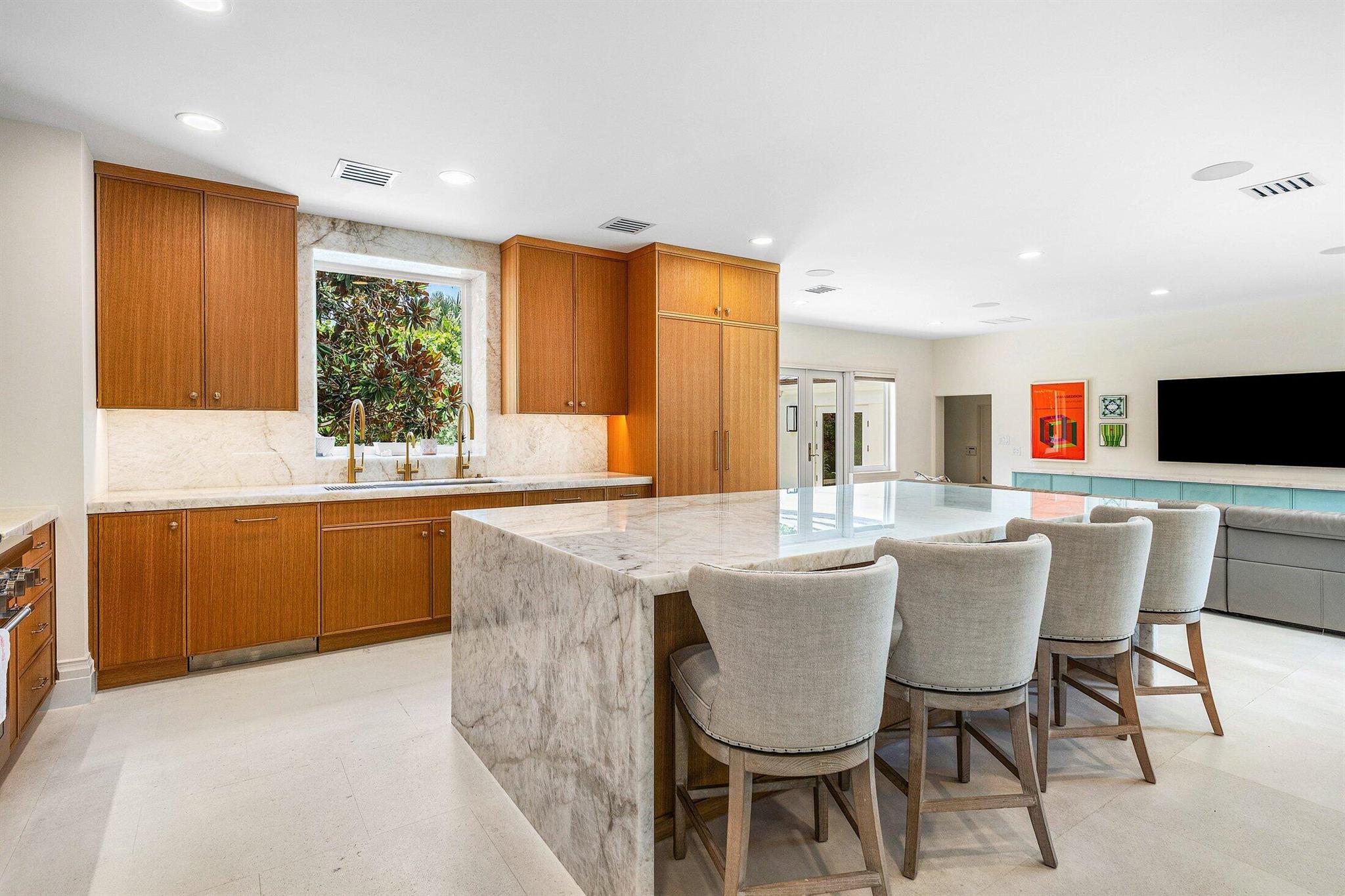 BEACHWAY NORTH - Residential