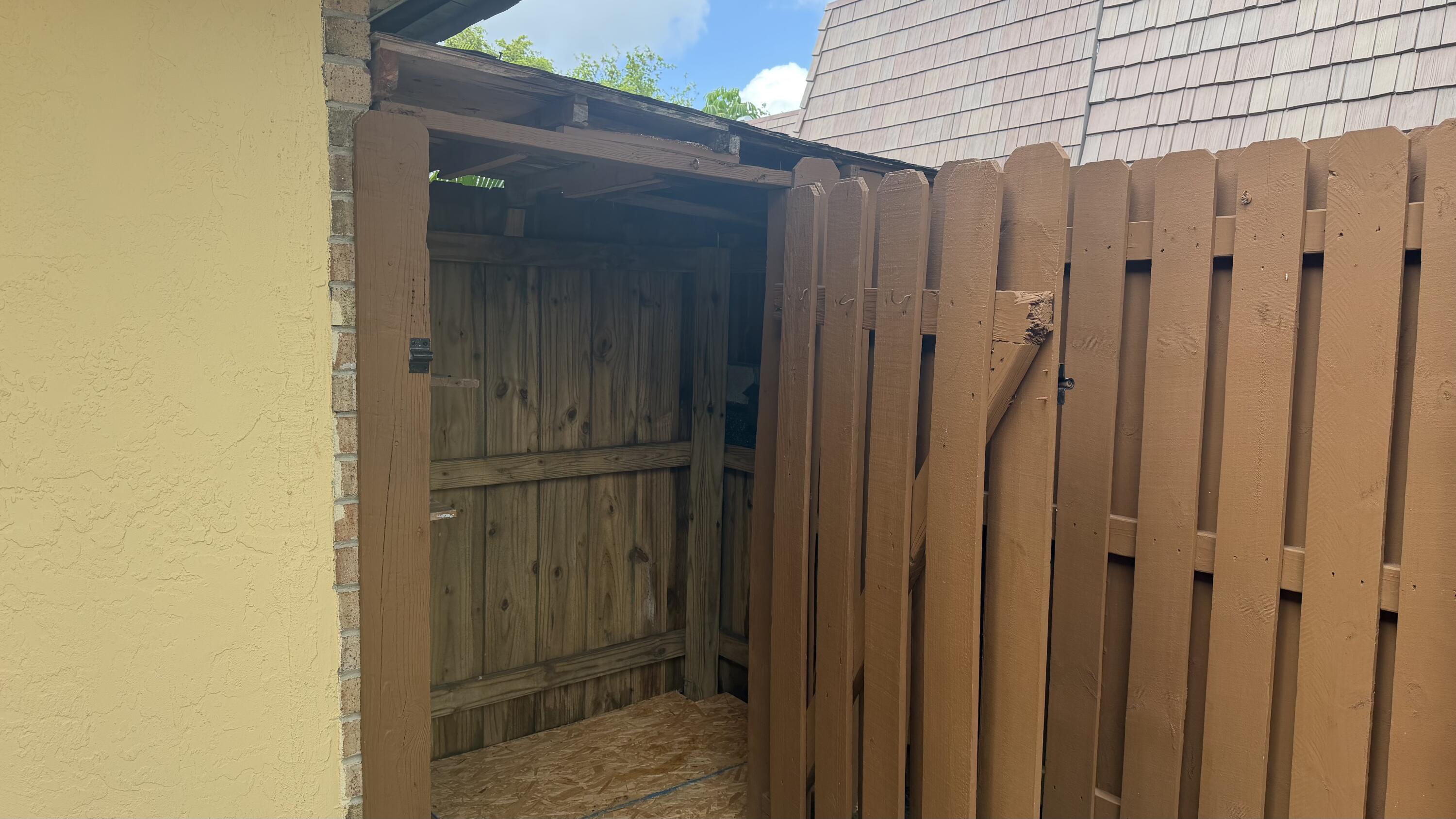 SPRINGDALE HOMES - Residential