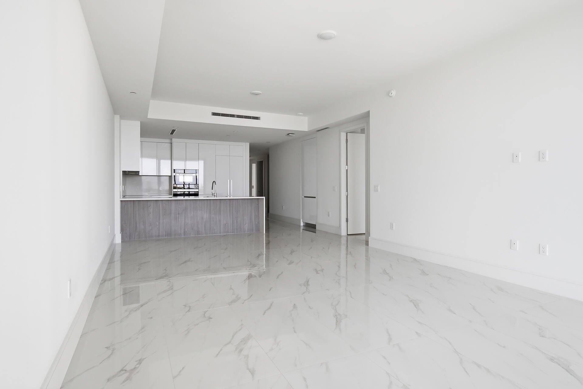 220 Lake Shore Drive 804