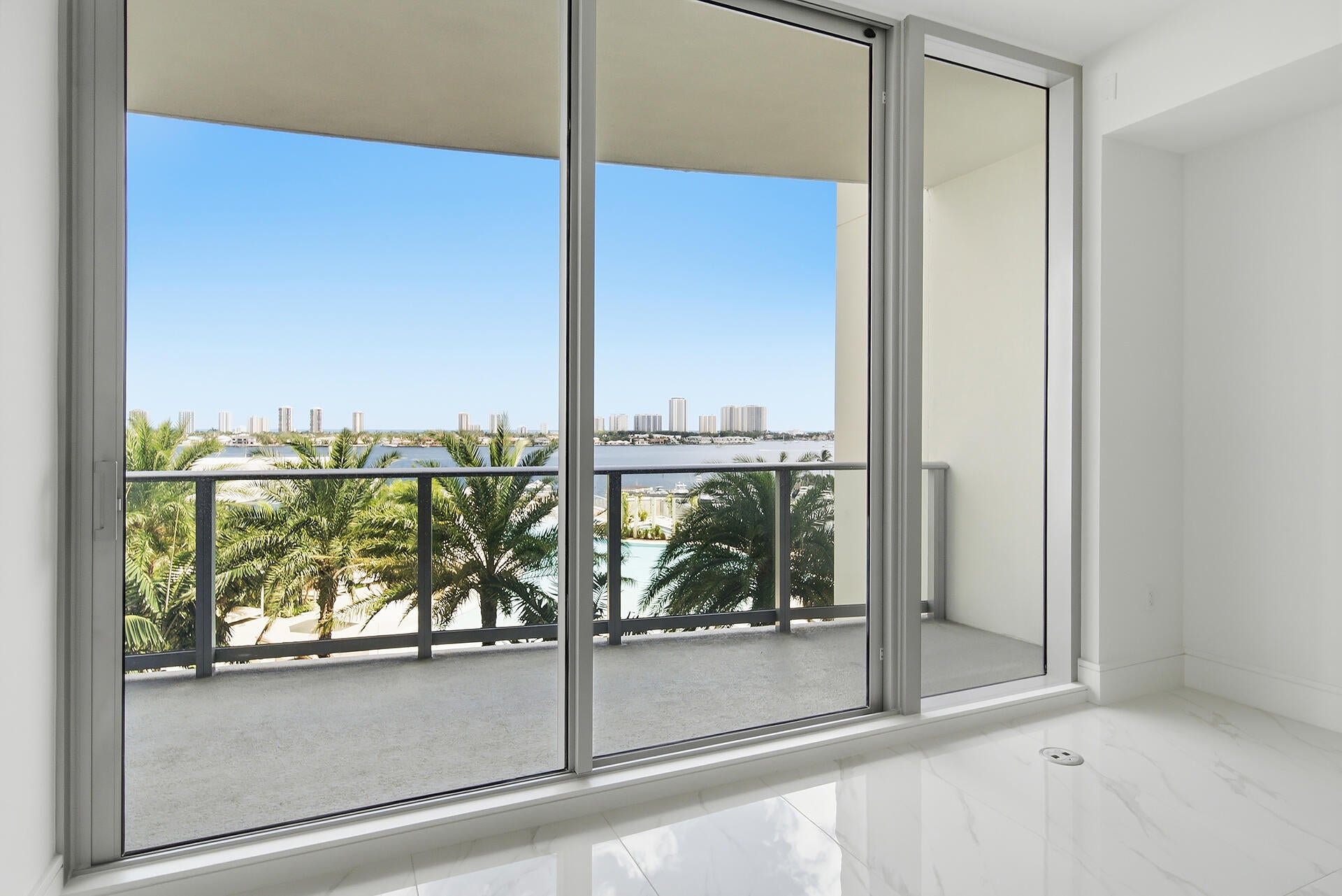220 Lake Shore Drive 804