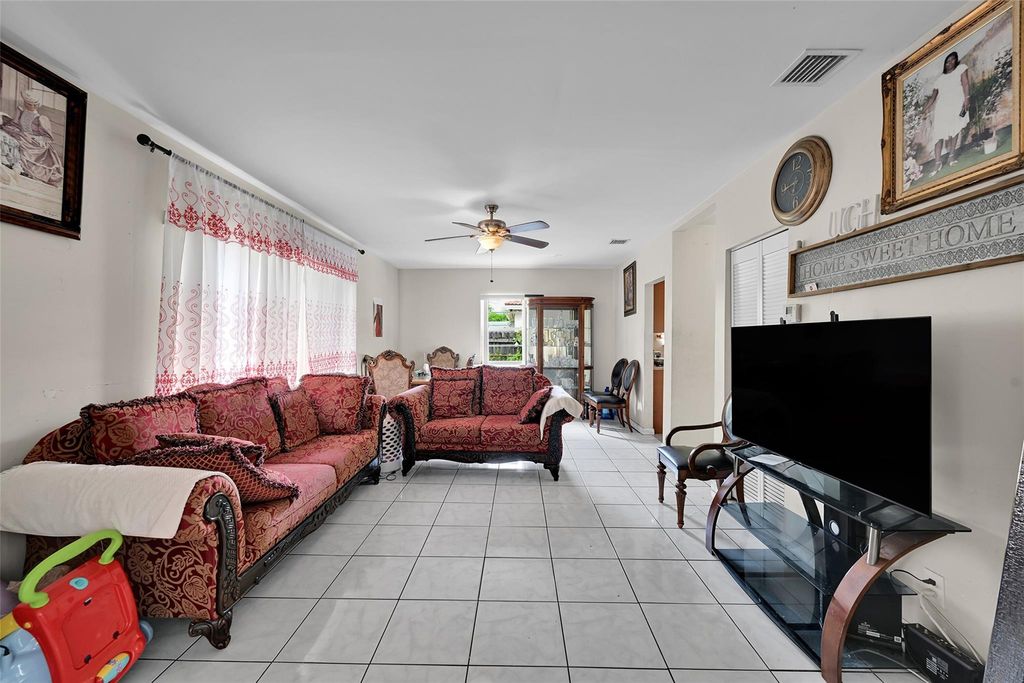 Photo of 470 Arizona Avenue, Fort Lauderdale, FL 33312 (MLS # F10516356)