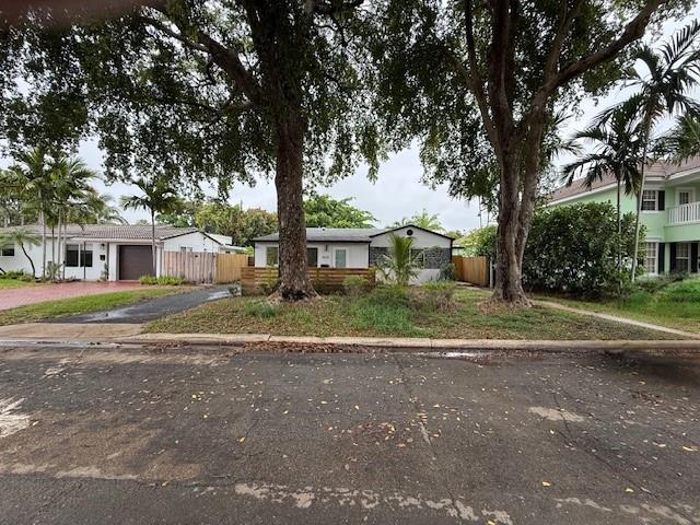 1621-1623 NE 16th Ter