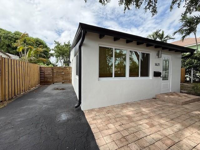 1621-1623 NE 16th Ter