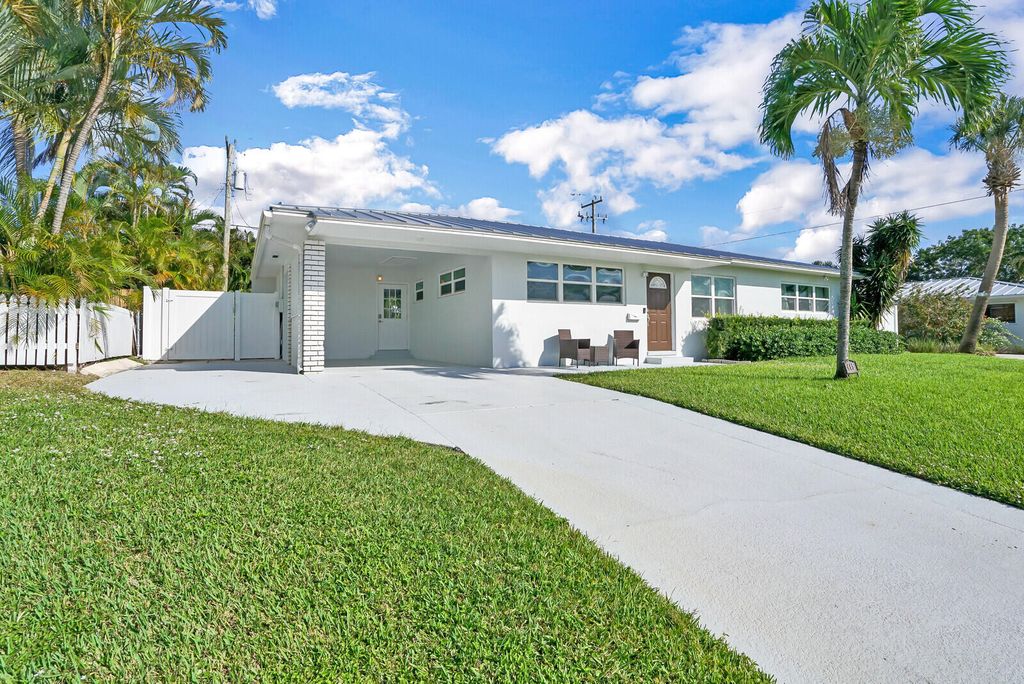 Photo of 405 Gulf Road, North Palm Beach, FL 33408 (MLS # R10901550)