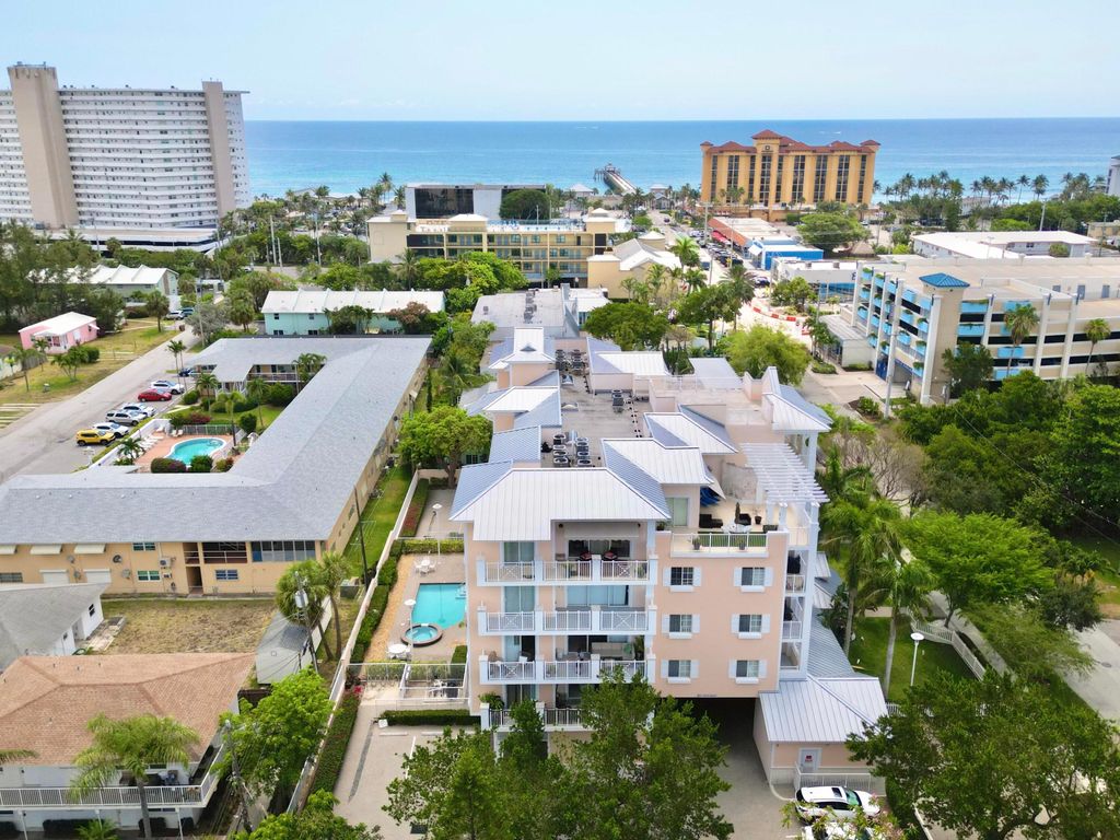 Photo of 1931 NE 2nd Street #305, Deerfield Beach, FL 33441 (MLS # R10992400)