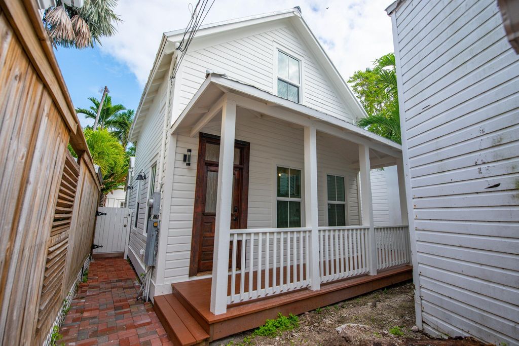 Photo of 609 Margaret Street, Key West, FL 33040 (MLS # R11157188)
