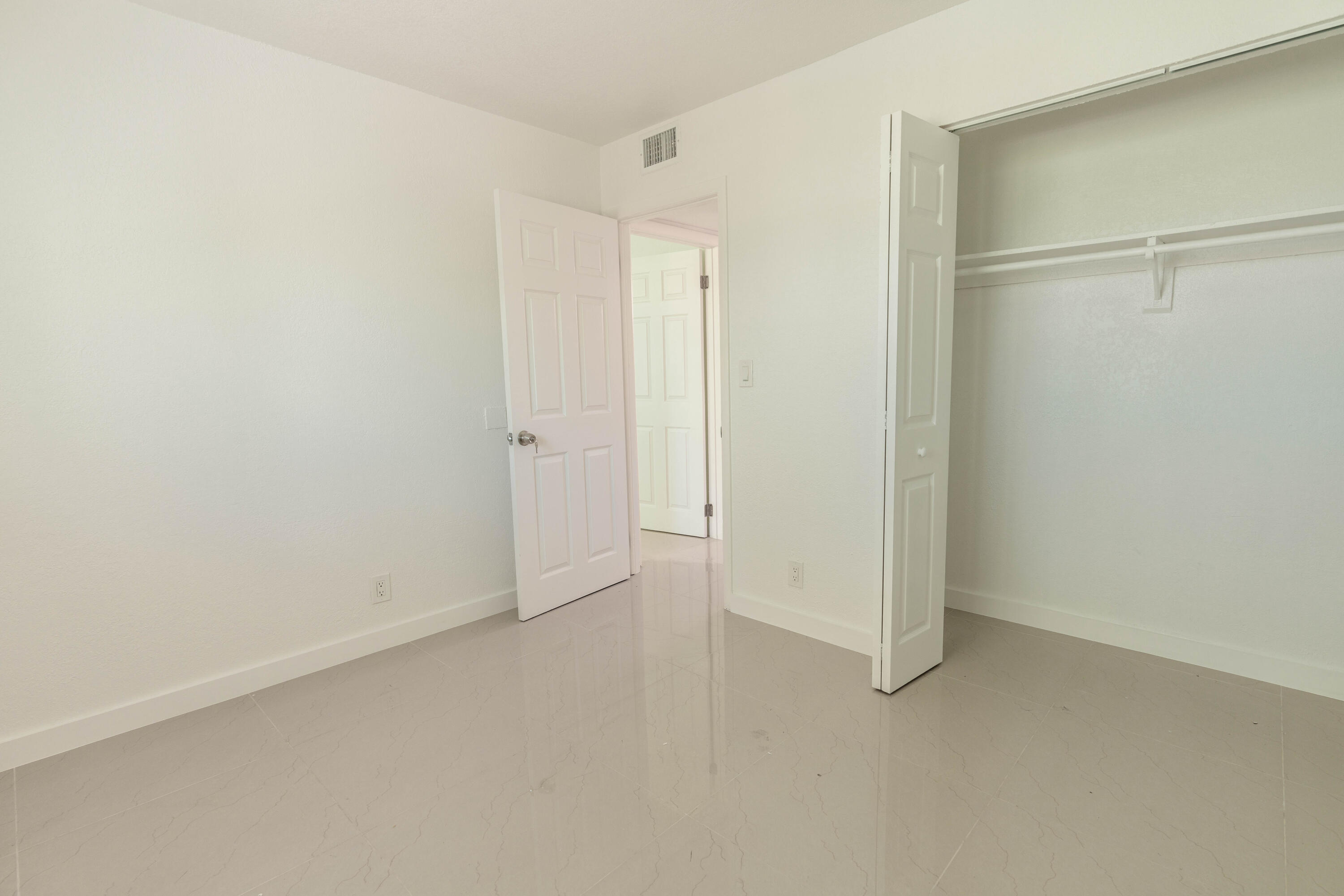 GLEN COVE APTS 1 CONDO - Residential