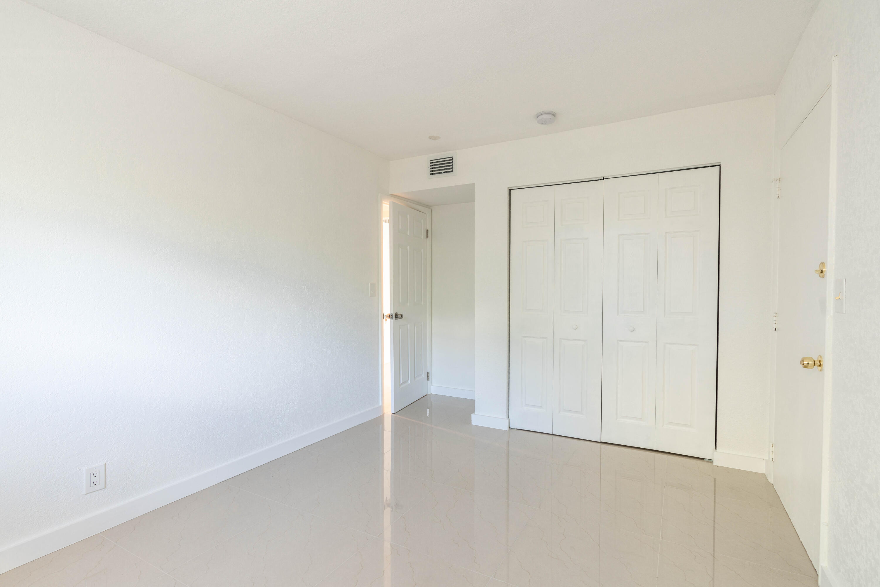 GLEN COVE APTS 1 CONDO - Residential