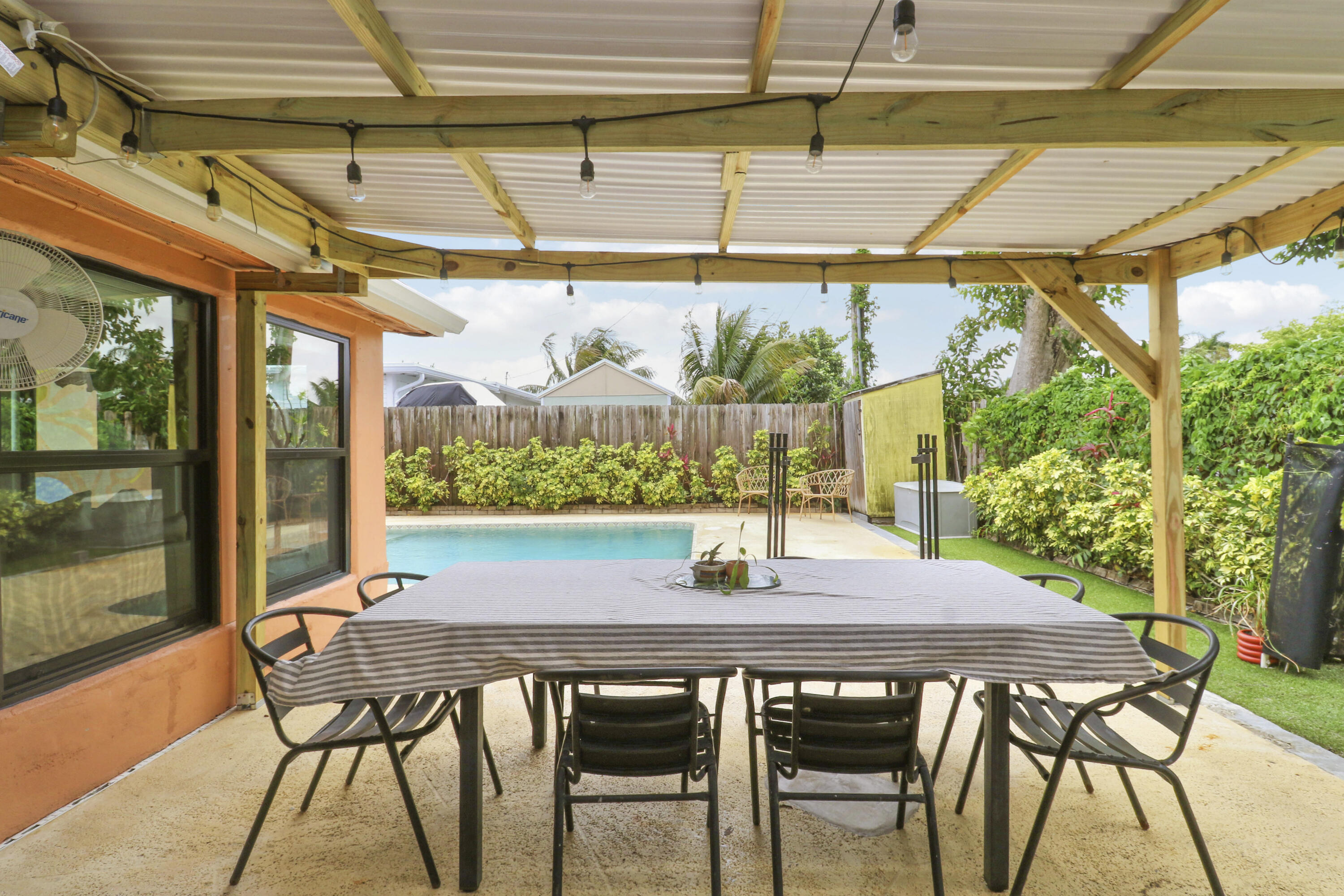 LAKE OSBORNE HILLS - Residential