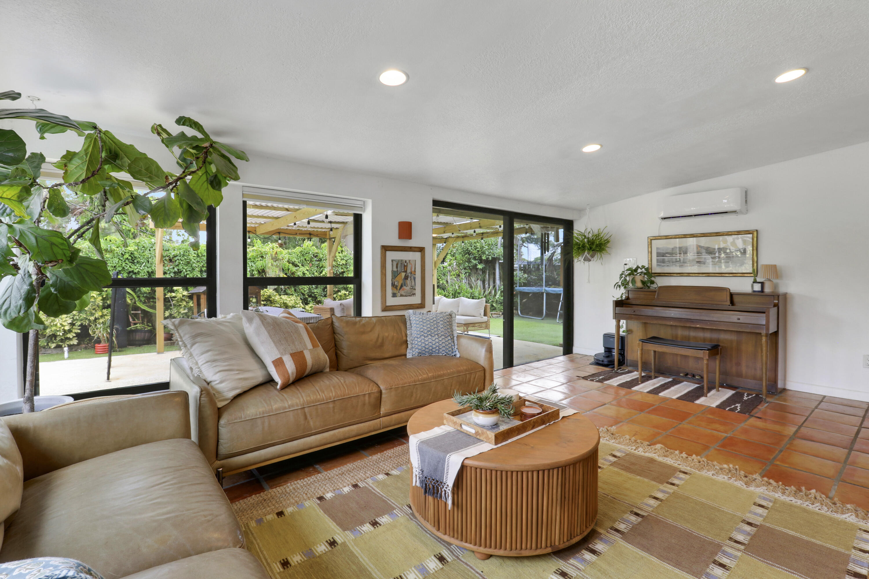 LAKE OSBORNE HILLS - Residential