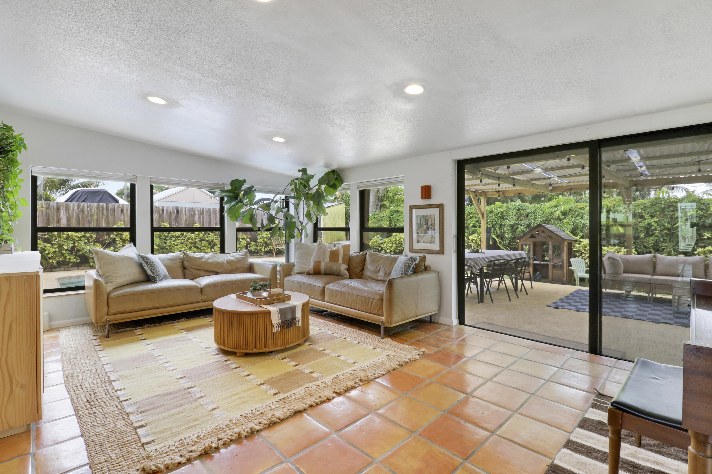 LAKE OSBORNE HILLS - Residential