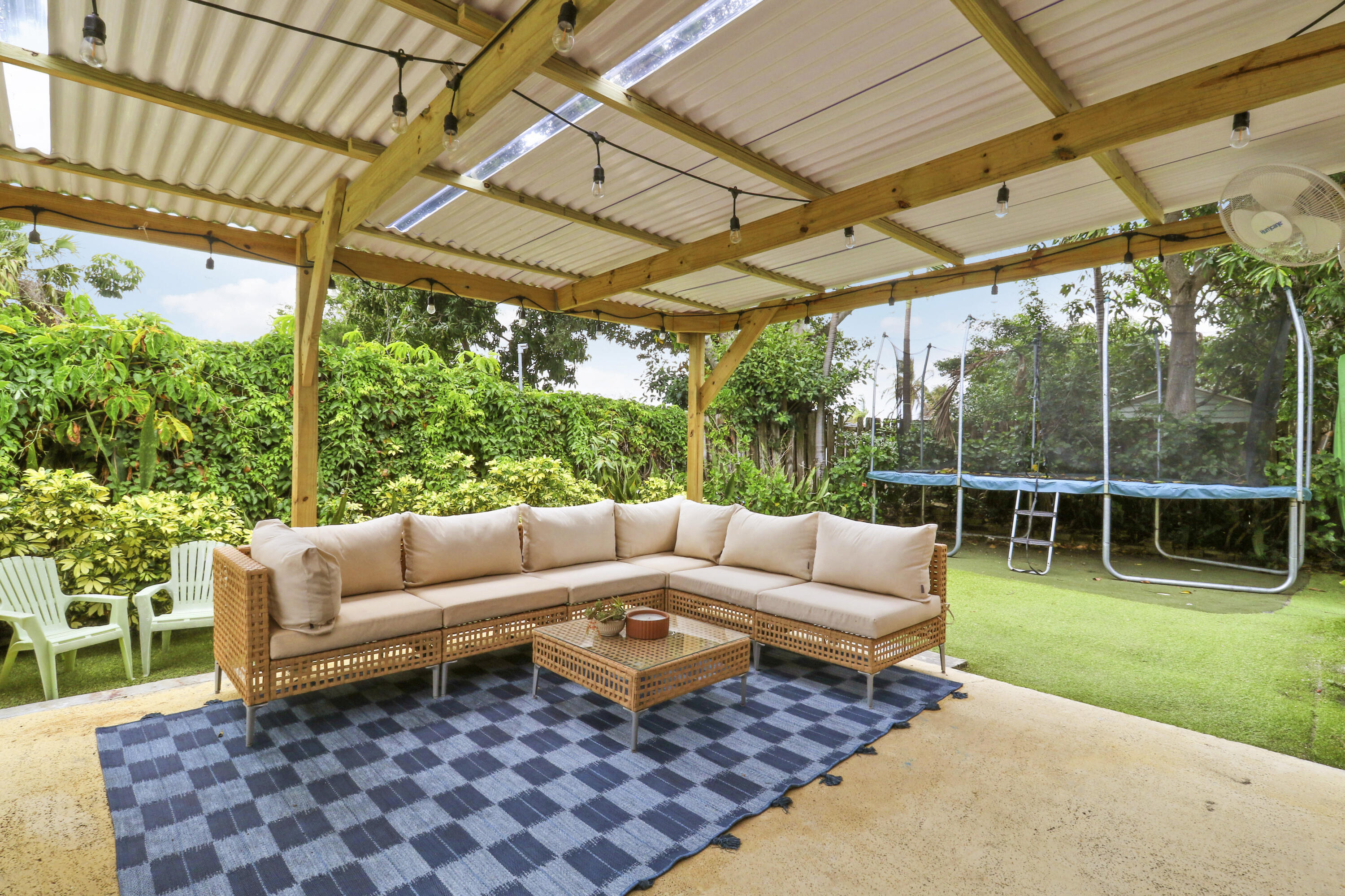 LAKE OSBORNE HILLS - Residential