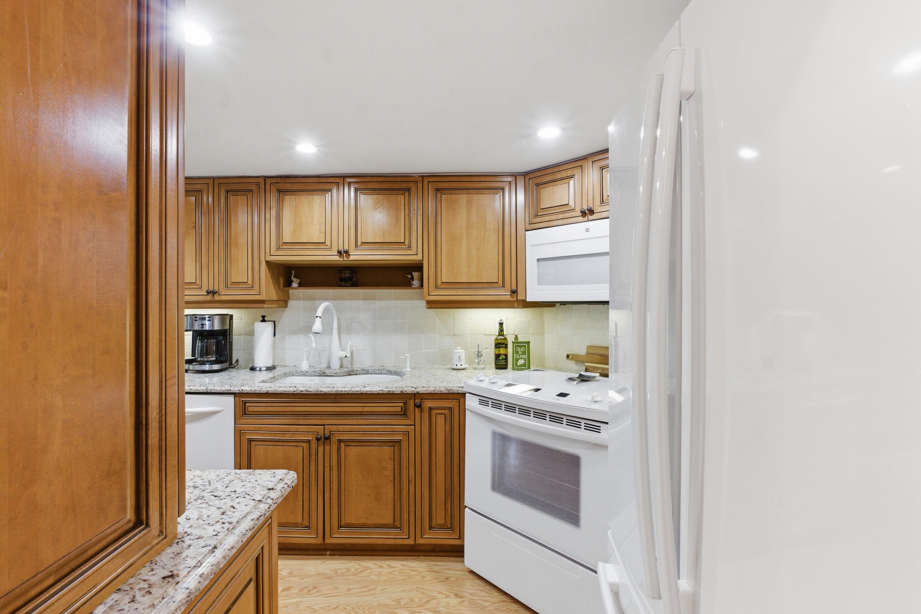 BAYVIEW VILLAGE CONDO - Residential