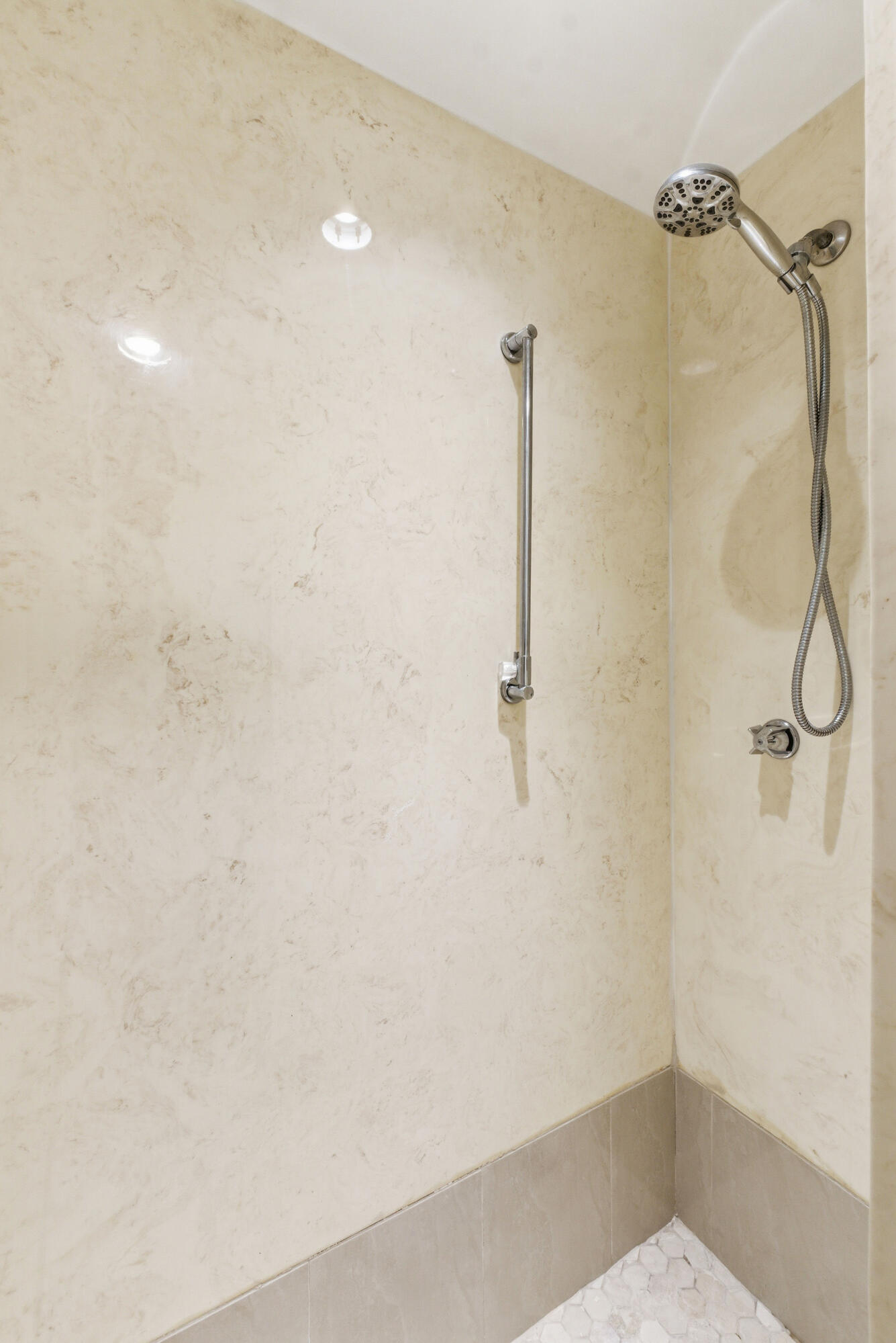 BAYVIEW VILLAGE CONDO - Residential