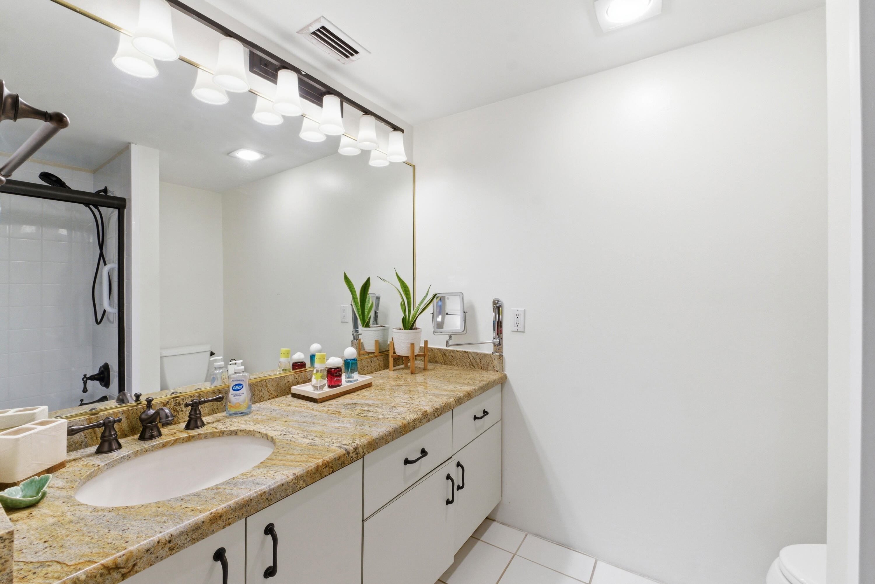 BAYVIEW VILLAGE CONDO - Residential