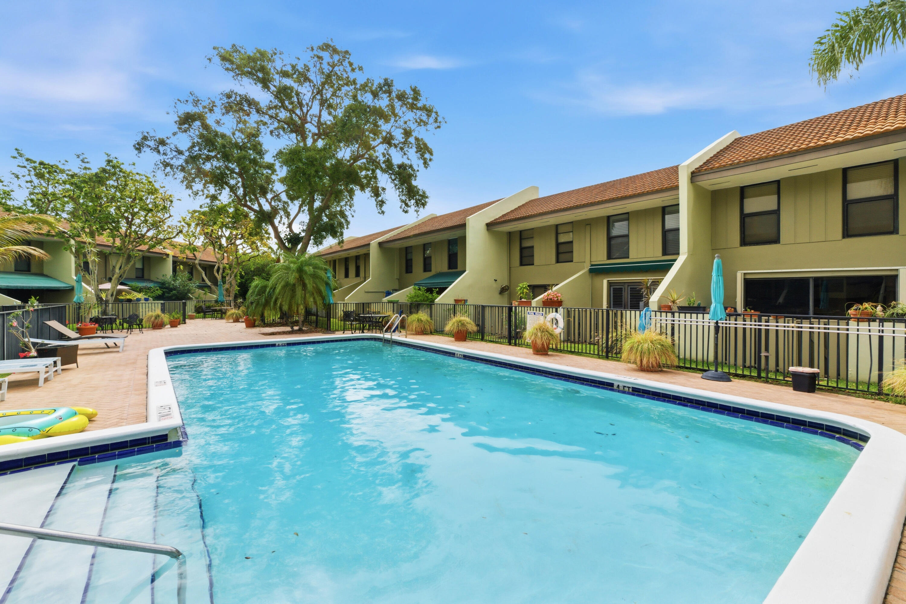 BAYVIEW VILLAGE CONDO - Residential