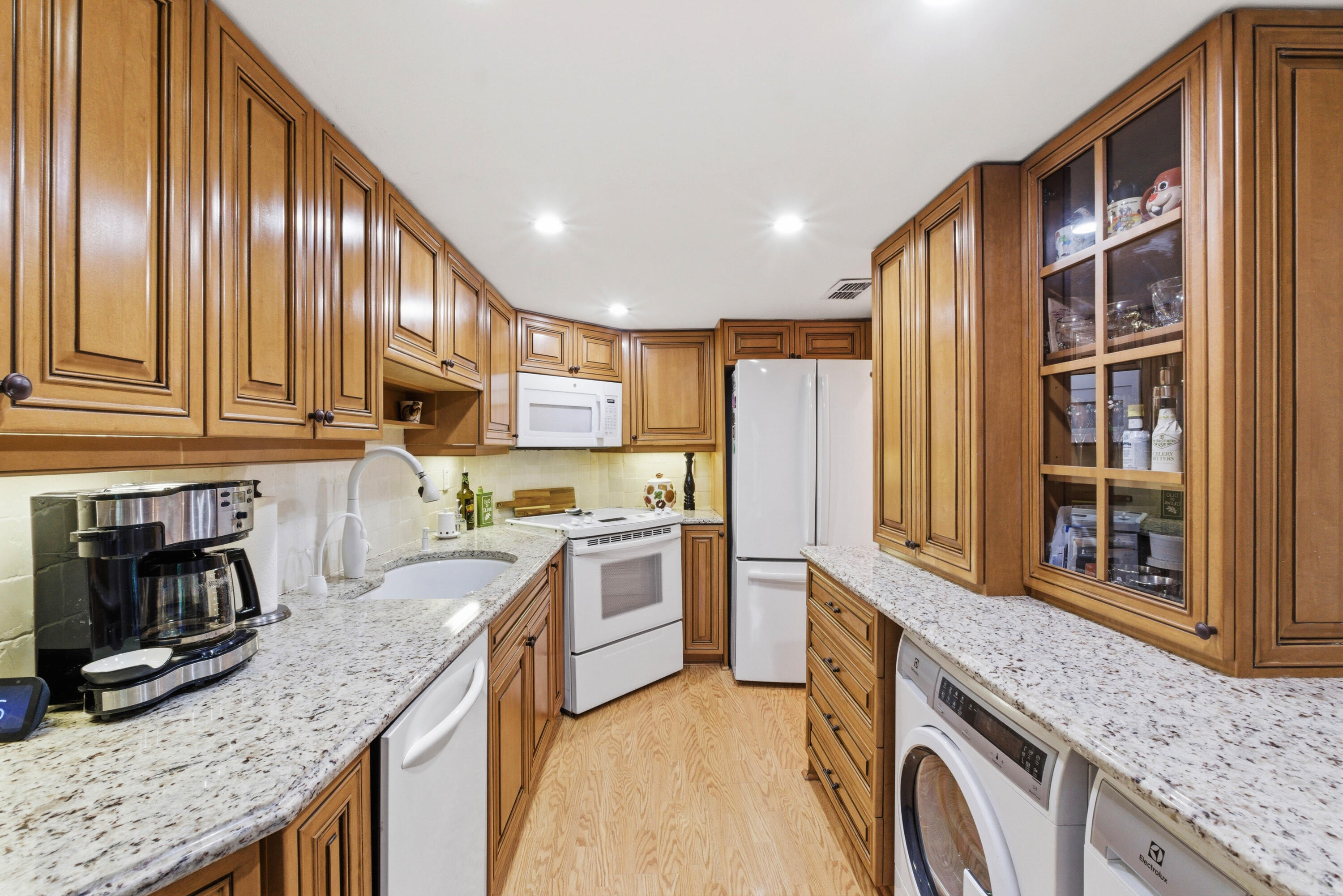 BAYVIEW VILLAGE CONDO - Residential